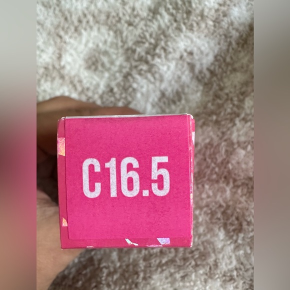 JEFFREE STAR COSMETICS
Magic Star Concealer - Picture 2 of 7